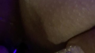 Le puse un plug anal a la madre de mi amigo, y le encanto