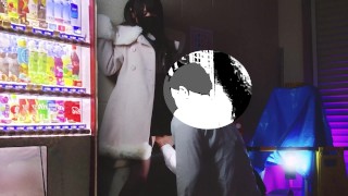 路地裏の自販機横で立ち○ぼしてる地雷系塩対応女子はキモおぢが金持ちのカモおぢだとわかった途端なんでもご奉仕してしまう神対応女子に早変わりっ