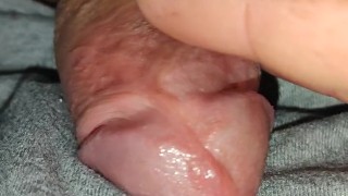 Tocamdome bajo las sábanas MUCHAS GANAS DE MASTURBARME