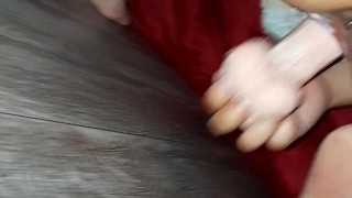 Me masturbo mostrando mi culo