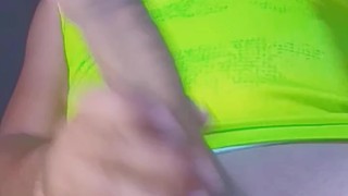 Hombre sexy desportiste se masturba después de llegar del fútbol