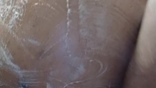 නාන වේලාවෙදි පුක (wile tha bath my asshole )