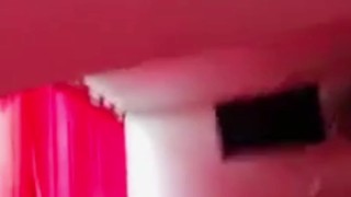 Invite a mi Mejor Amigo a un Motel Para Follar Todo el Día Pero no Duro Nada