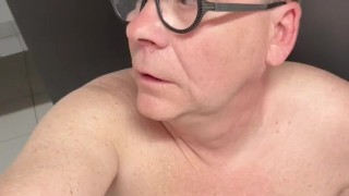 Openbaar naakt
