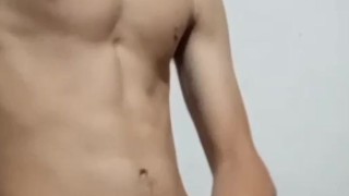 Flaco se masturba de manera rica 😋