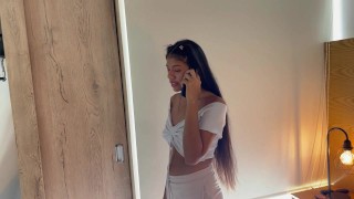 Le doy una rica cogida a mi timida hermanastra india en el baño de sus padrastro