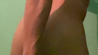 Mi culo virgen no aguanta mis dildos y me saco la leche