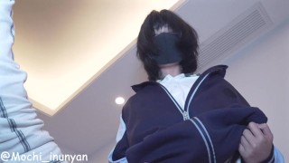 穿着中国校服成为老师的奴隶，被粗暴对待直到她高潮