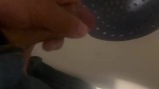 Me vengo en baño público