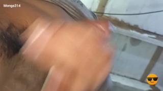 Se despertó y juEgO con un pene grande - muy rico