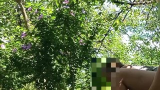 Je rencontre un homme dans la forêt