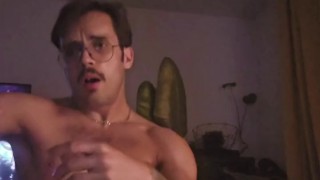 Cum join me jerking my big oily dick 😜