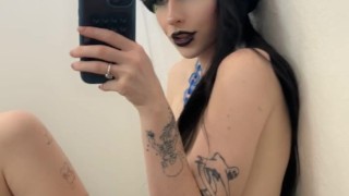 I can’t stop touching my pussy!