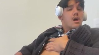 SOLO 19YR OLD STROKING AT THE OFFICE