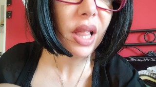 stepmom shows great squirt with toys