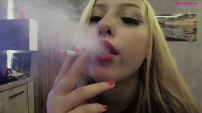 porn cigarette Vidéos porno Cigarette Sex