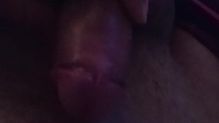 Me masturbo en mi cama