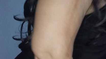 Baila y se desnuda por qué esta demasiado ansiosa y con ganas de follar fuertemente