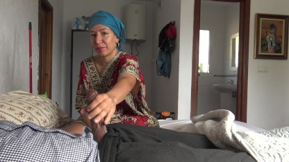 Kürt temizlikçi İstanbul'daki otelde siyahi turistle aldatıyor - TURK PORN TURBANLI AMATOR