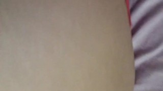 Me gusta enfocar mi enorme trasero para luego tocarme los senos