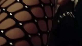 Amateur GF shows her hot Ass