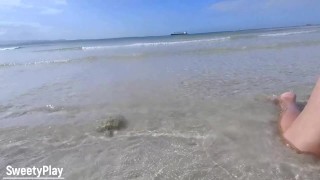 Sweet shaved pussy juicy piss in water