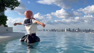 日本jk少女，在顶楼泳池卖骚，回家脱了衣服就是干