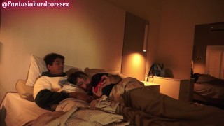 Complot con mi hermanastro para que me deje chupar su verga