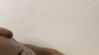 Lemme fuck you in the shower😏