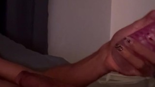 Jugando con mi spinner “brick” Me vengo demasiado