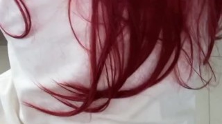 ESTUDIANTES calientes cogiendo en LOS BAÑOS DE LA UNIVERSIDAD casi nos cachan