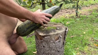 Ich ficke meine riesige Halloween-Zucchini und komme darauf