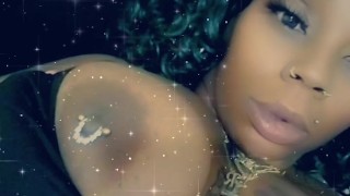 Who want to put dick between my tits