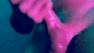 Oiled Up Muscly Twink Jerking Off