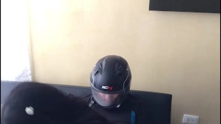 I LET THE MESSENGER FUCK ME IN MY LIVING ROOM