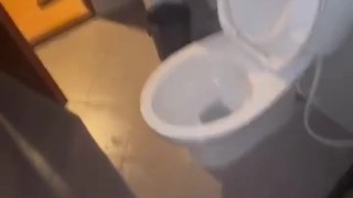 Kinantot ko sa hotel si kumpare kasi nasa mall misis namin