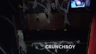 jess royan se fait casser le cul bareback pour la nuit d' halloween