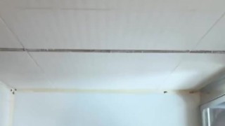 J’éjacules partout dans ma douche!