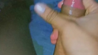 Me masturbo hasta sacarme la leche, pero preferiría venirme dentro de un coño