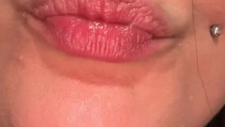 JanaSparksxx swallows whole gummies for her vore fans