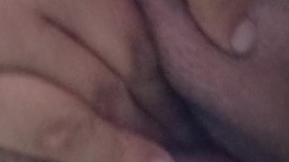 BBW Chubby girl masturbating in the bathroom. She makes me very horny with his messages