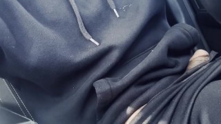 STROKING BIG ASS DICK DRIVING IN TRAFFIC (PUBLIC)