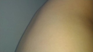 Le pague el señor con mi vagina bien rico, el me dijo que estaba bien que le pagara con coño