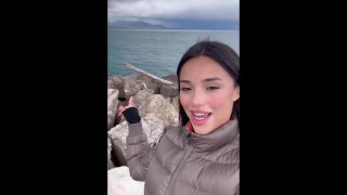 I suck a stranger in the beach 🥵