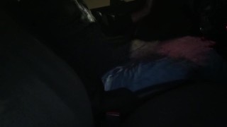 Me masturbo mientras conduzco de vuelta a casa