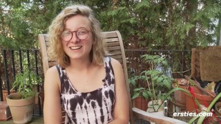 Ersties - Französische Zirkusartistin Manu verführt sich selbst