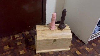 los consoladores en la caja😛