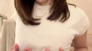 エッチな姿勢教室？！みんな好きな格好でレッスン受けてね♡先生の乳首ばっかりみないでね🫣