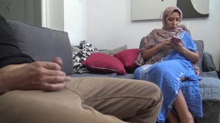 Arab Egyptian Milf Ignores Perverted Man Who Shows His Big Dick To Her