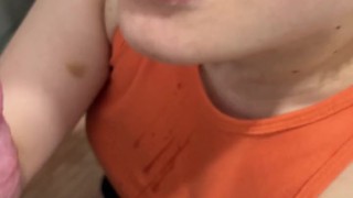 Hermosa colegiala latina me hace acabar en 3 minutos en la ducha. POV